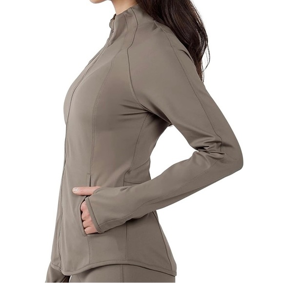 Yogalicious Lux NWT Full Zip Lightweight Fitted Yoga/Athletic Jacket - Size XXL - Picture 3 of 15